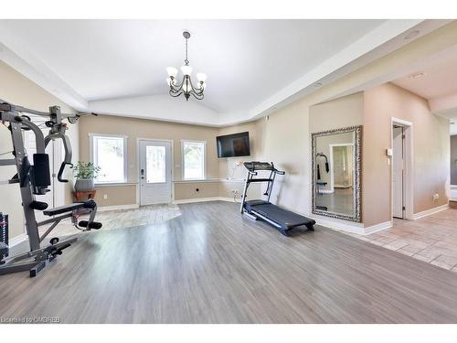 3949 Greenlane Road, Lincoln, ON - Indoor Photo Showing Gym Room