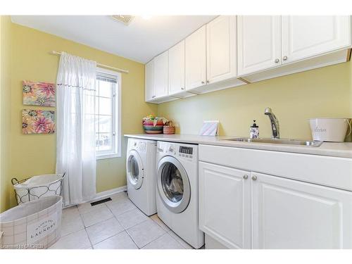 3905 Janice Drive, Mississauga, ON - Indoor Photo Showing Laundry Room