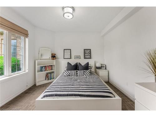 3-4 Reddington Drive, Caledon, ON - Indoor Photo Showing Bedroom