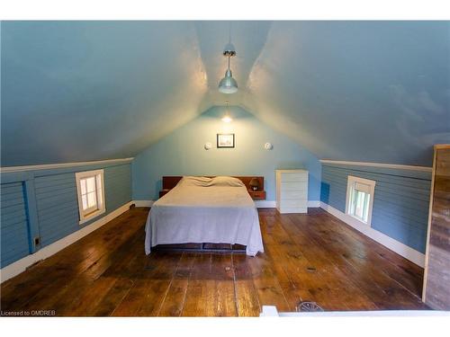 6142 Guelph Line, Burlington, ON - Indoor Photo Showing Bedroom