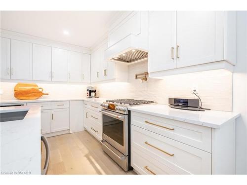 2310 Redfern Road, Burlington, ON - Indoor Photo Showing Kitchen With Upgraded Kitchen