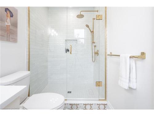 2310 Redfern Road, Burlington, ON - Indoor Photo Showing Bathroom