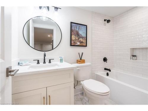 2310 Redfern Road, Burlington, ON - Indoor Photo Showing Bathroom