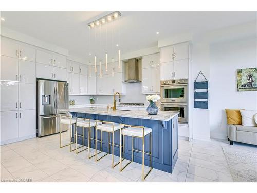 1472 Varelas Passage, Oakville, ON - Indoor Photo Showing Kitchen With Upgraded Kitchen