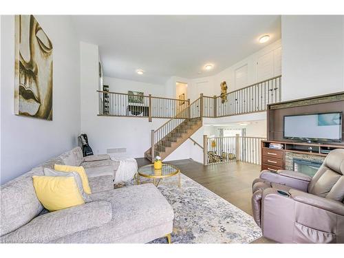 1472 Varelas Passage, Oakville, ON - Indoor Photo Showing Living Room