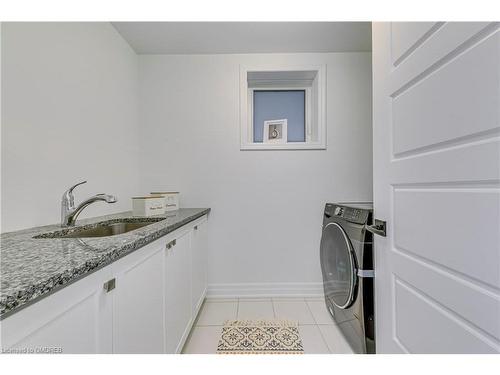 1472 Varelas Passage, Oakville, ON - Indoor Photo Showing Laundry Room