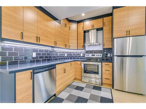 1472 Varelas Passage, Oakville, ON - Indoor Photo Showing Kitchen