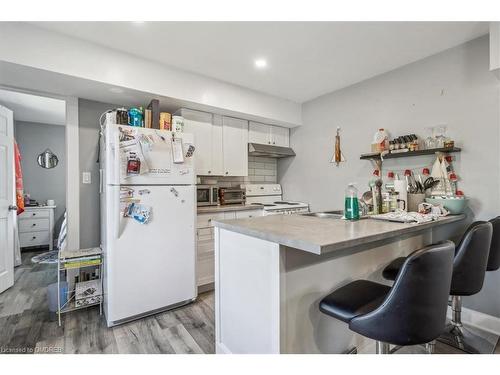 72 Churchill Street, St. Catharines, ON - Indoor Photo Showing Kitchen