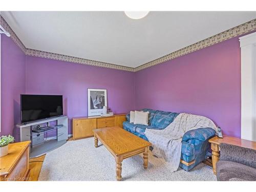 33 Greystone Crescent, Brampton, ON - Indoor Photo Showing Living Room
