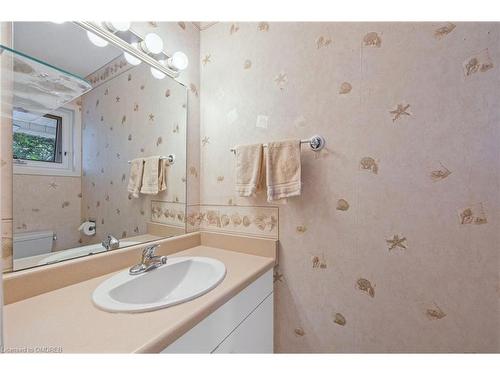 33 Greystone Crescent, Brampton, ON - Indoor Photo Showing Bathroom