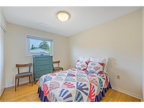 33 Greystone Crescent, Brampton, ON - Indoor Photo Showing Bedroom