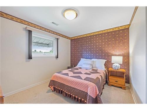 33 Greystone Crescent, Brampton, ON - Indoor Photo Showing Bedroom