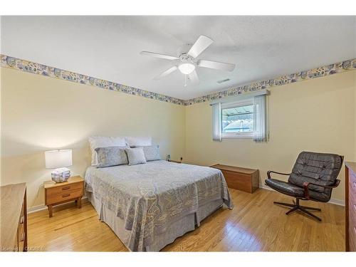 33 Greystone Crescent, Brampton, ON - Indoor Photo Showing Bedroom