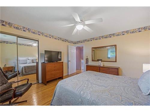 33 Greystone Crescent, Brampton, ON - Indoor Photo Showing Bedroom