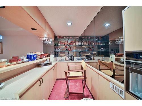 1106 Fieldstone Circle, Oakville, ON - Indoor Photo Showing Kitchen