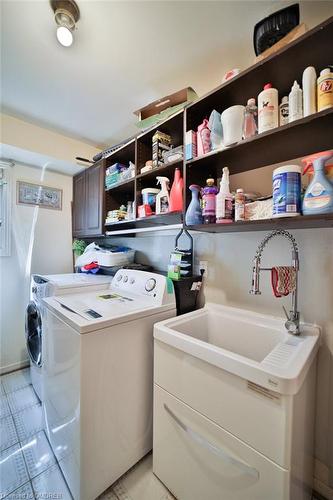 1106 Fieldstone Circle, Oakville, ON - Indoor Photo Showing Laundry Room