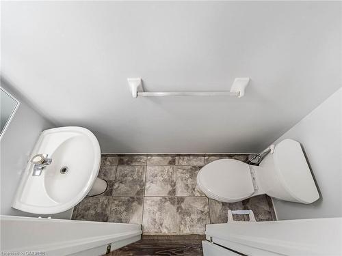 12 Hackberry Street, Kitchener, ON - Indoor Photo Showing Bathroom