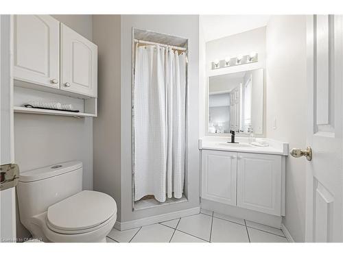 2268 Greenway Terrace, Burlington, ON - Indoor Photo Showing Bathroom