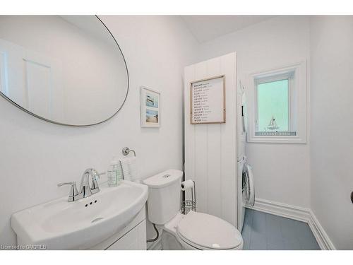 35 Mary Street, Milton, ON - Indoor Photo Showing Bathroom