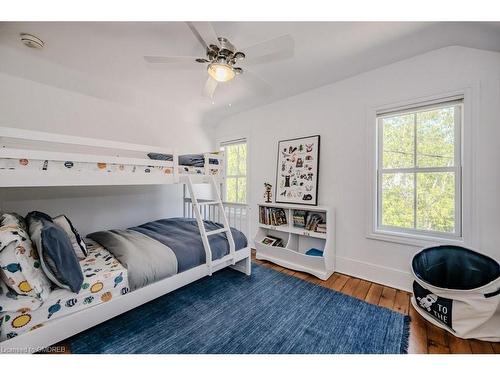 35 Mary Street, Milton, ON - Indoor Photo Showing Bedroom