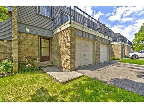 109-2315 Bromsgrove Road, Mississauga, ON - Outdoor