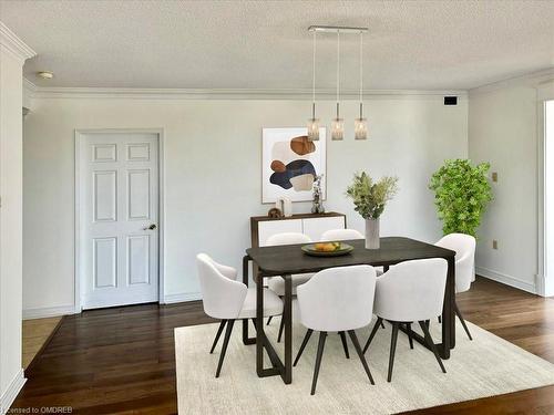 215-102 Bronte Road, Oakville, ON - Indoor Photo Showing Dining Room