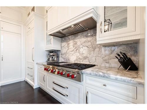 Ph2-300 Randall Street, Oakville, ON - Indoor Photo Showing Kitchen With Upgraded Kitchen