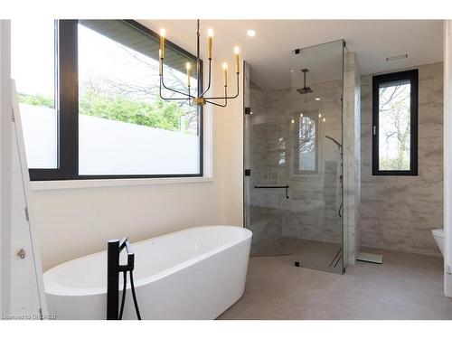 363 Burton Road, Oakville, ON - Indoor Photo Showing Bathroom