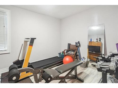 72 Park Row N, Hamilton, ON - Indoor Photo Showing Gym Room