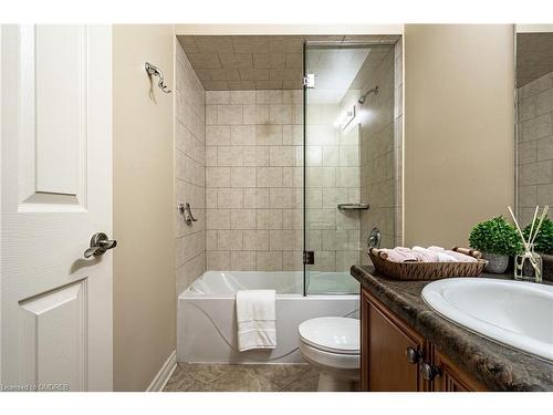 2245 Stokes Lane, Burlington, ON - Indoor Photo Showing Bathroom