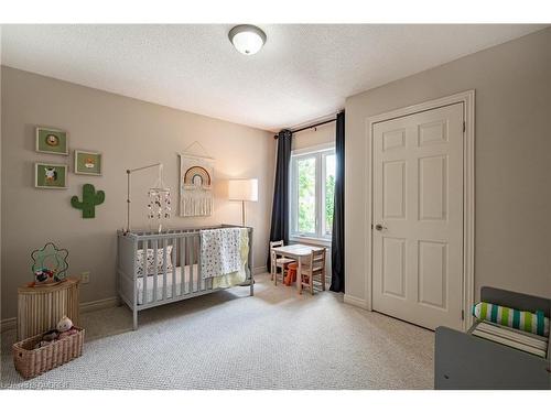 2245 Stokes Lane, Burlington, ON - Indoor Photo Showing Bedroom