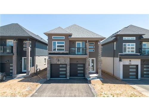 47 Hildred Street, Welland, ON - Outdoor With Balcony With Facade