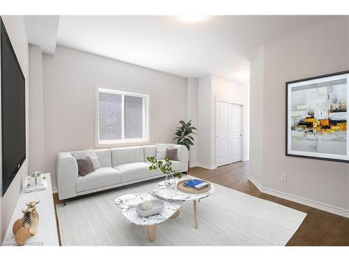 47 Hildred Street, Welland, ON - Indoor Photo Showing Living Room