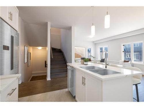 47 Hildred Street, Welland, ON - Indoor Photo Showing Kitchen With Double Sink