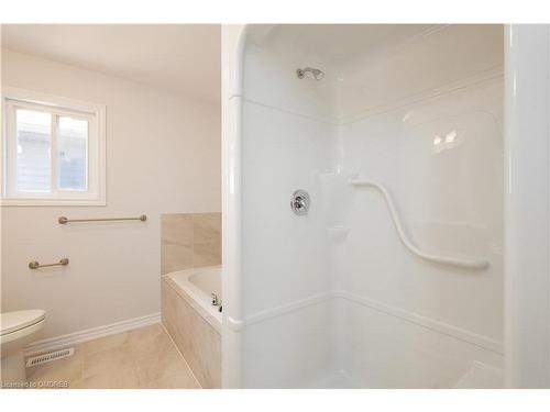 47 Hildred Street, Welland, ON - Indoor Photo Showing Bathroom