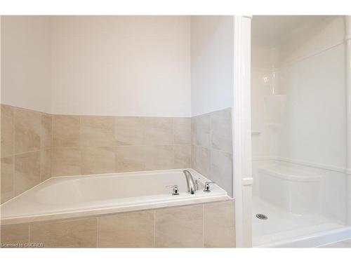 47 Hildred Street, Welland, ON - Indoor Photo Showing Bathroom