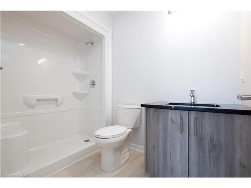 47 Hildred Street, Welland, ON - Indoor Photo Showing Bathroom