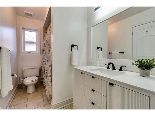 3306 Timeless Drive, Oakville, ON - Indoor Photo Showing Bathroom