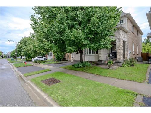 2343 Calloway Drive, Oakville, ON - Outdoor