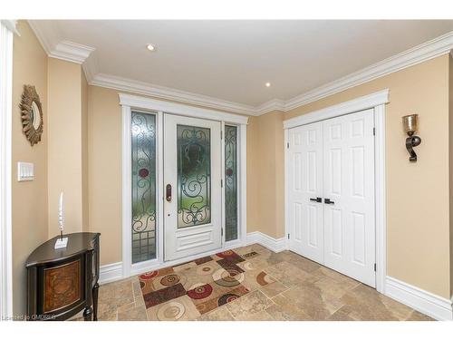 2123 Kawartha Crescent, Mississauga, ON - Indoor Photo Showing Living Room