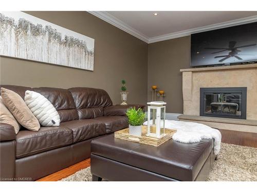 2123 Kawartha Crescent, Mississauga, ON - Indoor Photo Showing Living Room With Fireplace