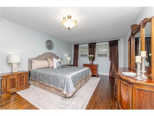 2123 Kawartha Crescent, Mississauga, ON - Indoor Photo Showing Bedroom