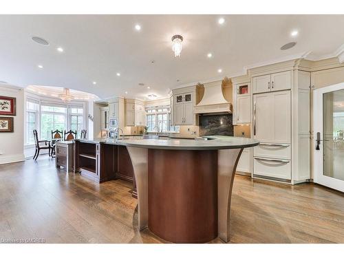 1729 Blythe Road, Mississauga, ON - Indoor Photo Showing Kitchen With Upgraded Kitchen