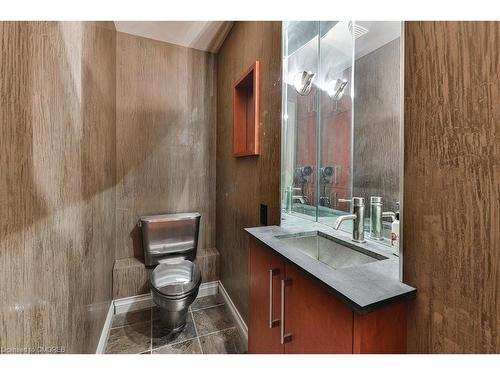 1729 Blythe Road, Mississauga, ON - Indoor Photo Showing Bathroom