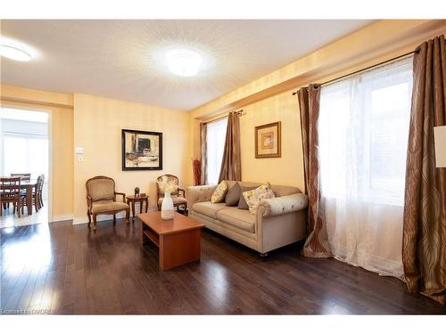5460 Oscar Peterson Boulevard, Mississauga, ON - Indoor Photo Showing Living Room