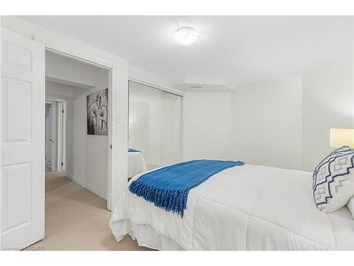 21 Logan Court, Barrie, ON - Indoor Photo Showing Bedroom