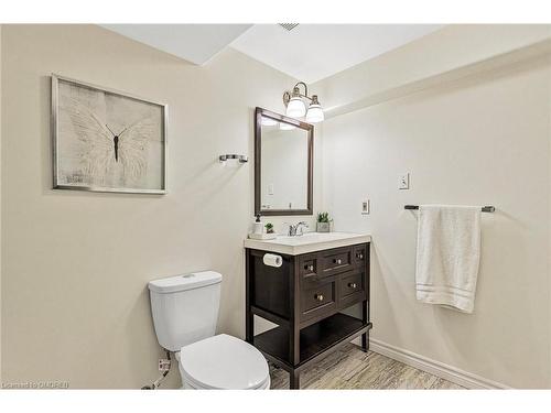 21 Logan Court, Barrie, ON - Indoor Photo Showing Bathroom