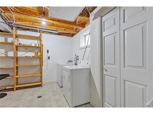 21 Logan Court, Barrie, ON - Indoor Photo Showing Laundry Room