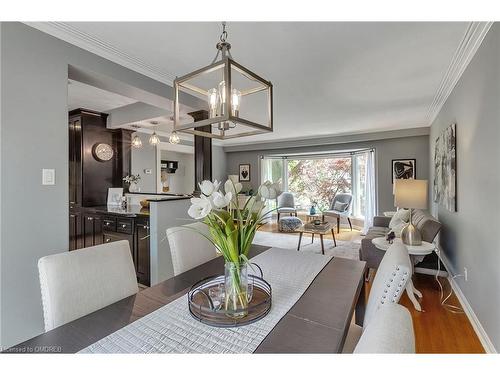 4439 Hawthorne Drive, Burlington, ON - Indoor Photo Showing Dining Room