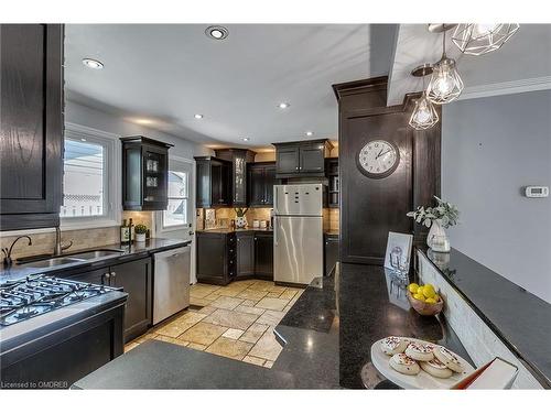 4439 Hawthorne Drive, Burlington, ON - Indoor Photo Showing Kitchen With Stainless Steel Kitchen With Double Sink With Upgraded Kitchen